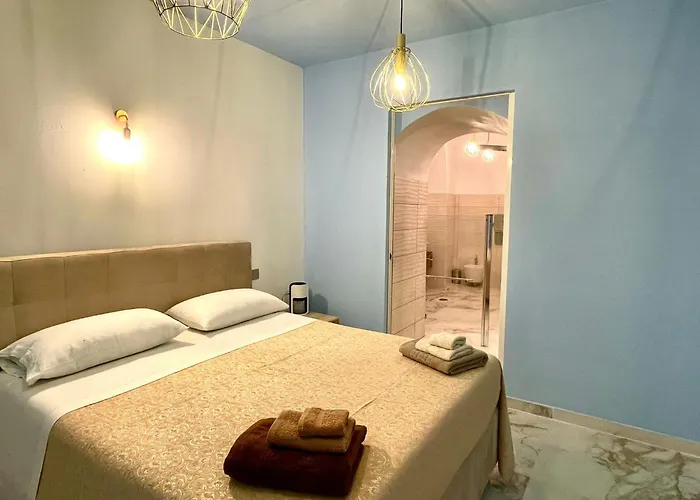 Carlo Di Borbone - Chiaia Appartamento